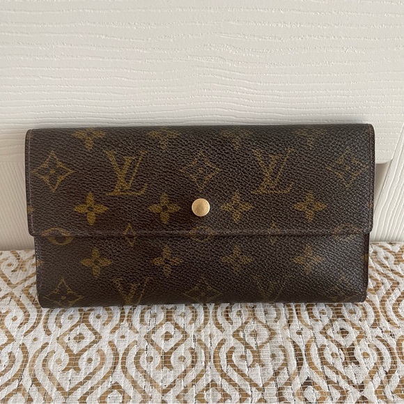 Louis Vuitton Handbags - Louis Vuitton Vintage International Long Wallet